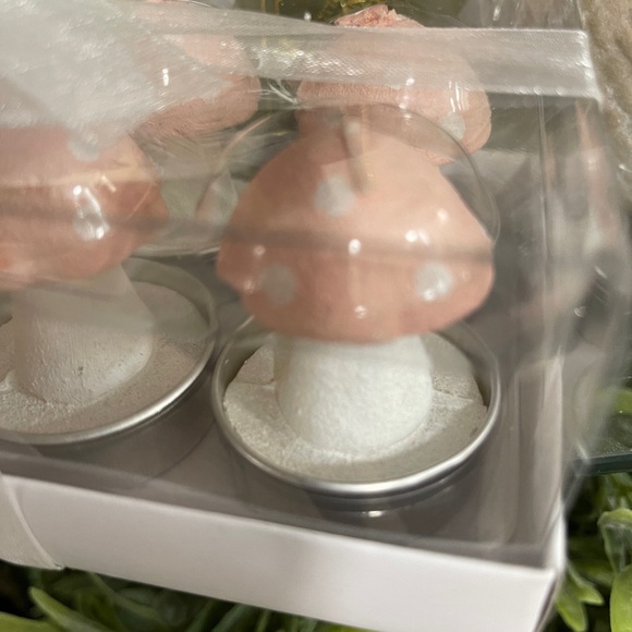 Pink Mushroom Toadstool Tea Light Candles Set of 6 Gardener’s Eden NWT - Picture 3 of 5